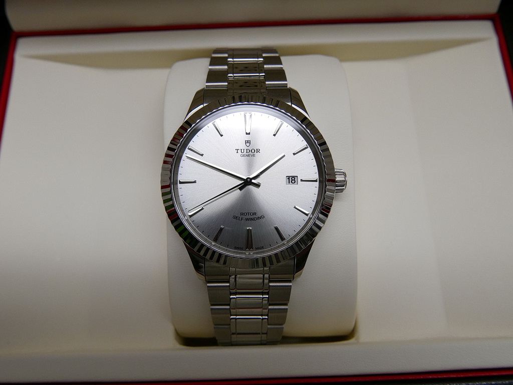 tudor style watch 41mm